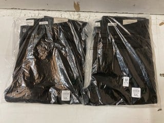 Lot 674  
            Nottingham SR2 - Delivery Only 

                
2 X RIVER ISLAND DENIM TAPERED JEANS UK SIZE: 32L