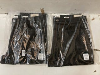 Lot 675  
            Nottingham SR2 - Delivery Only 

                
2 X RIVER ISLAND DENIM TAPERED JEANS UK SIZE: 34L