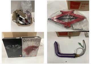 Lot 81  
            Nottingham SR2 - Delivery Only 

                
BOX OF JEWELLERY INC WATCHES & RINGS (J1)