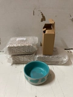 Lot 853  
            Nottingham SR2 - Delivery Only 

                
4 X TRIXIE PET FOOD BOWLS