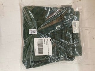 Lot 910  
            Nottingham SR2 - Delivery Only 

                
RISK TAKER CORD STRAIGHT TROUSERS: UK SIZE 29 ORIGINAL RRP: £118.00