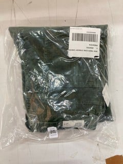 Lot 916  
            Nottingham SR2 - Delivery Only 

                
RISK TAKER CORD STRAIGHT TROUSERS: UK SIZE 25 ORIGINAL RRP: £118.00