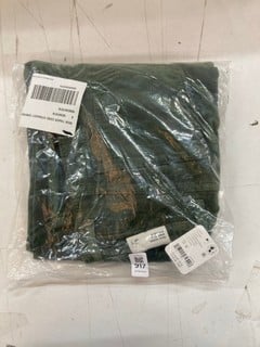 Lot 917  
            Nottingham SR2 - Delivery Only 

                
RISK TAKER CORD STRAIGHT TROUSERS: UK SIZE 25 ORIGINAL RRP: £118.00