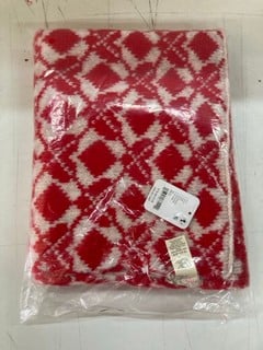 Lot 929  
            Nottingham SR2 - Delivery Only 

                
MATCH BACK SCARF ORIGINAL RRP: £68.00