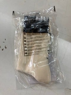 Lot 979  
            Nottingham SR2 - Delivery Only 

                
BOX OF MAGIC 8 BALL SOCK