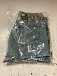 Lot 156  
            Nottingham SR3 - Delivery Only 

                
LEVI 501 SHORT VAGUE DENIM JEANS SIZE 31 (BLUE) ORIGINAL RRP £60