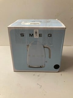 Lot 15  
            Nottingham SR3 - Delivery Only 
                
SMEG KETTLE