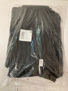 Lot 167  
            Nottingham SR3 - Delivery Only 

                
WOMEN'S DESIGNER MIRANDA SWEATER PANTS L (BLACK) ORIGINAL RRP £118