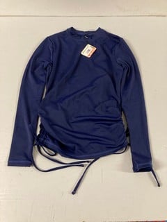 Lot 35  
            Nottingham SR3 - Delivery Only 
                
WOMEN'S DESIGNER NAVY MARIN TOP S ORIGINAL RRP $148 USD