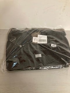 Lot 366  
            Nottingham SR3 - Delivery Only 
                
LEVI SHORTALL JUMPSUIT SIZE: M ORIGINAL RRP £80