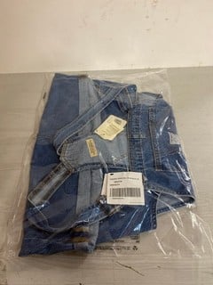 Lot 373  
            Nottingham SR3 - Delivery Only 
                
LEVI SHORTALL JUMPSUIT SIZE: M ORIGINAL RRP £80