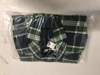 Lot 409  
            Nottingham SR3 - Delivery Only 
                
REGGIE BLAZER SIZE: L ORIGINAL RRP £168