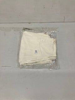 Lot 428  
            Nottingham SR3 - Delivery Only 

                
SWEET TALK CHINOS IN WHITE SIZE: 0 ORIGINAL RRP £118