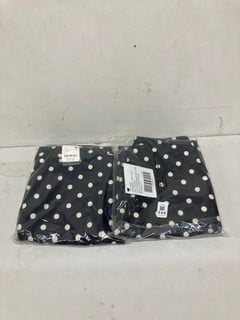 Lot 444  
            Nottingham SR3 - Delivery Only 
                
2 X MOLLY PRINTED SLIM TROUSERS SIZE: 4 ORIGINAL RRP £88 EACH