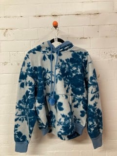 Lot 569  
            Nottingham SR3 - Delivery Only 

                
WOMEN'S CHAMBRAY COMBO JUMPER SIZE: S ORIGINAL RRP £118