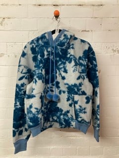 Lot 570  
            Nottingham SR3 - Delivery Only 

                
WOMEN'S CHAMBRAY COMBO JUMPER SIZE: S ORIGINAL RRP £118