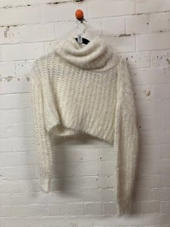 Lot 571  
            Nottingham SR3 - Delivery Only 

                
WOMEN'S COCONUT MILK CARDIGAN SIZE: M ORIGINAL RRP £158