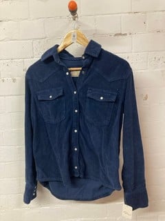 Lot 584  
            Nottingham SR3 - Delivery Only 
                
DESIGNER SHIRT SIZE: XS ORIGINAL RRP $148