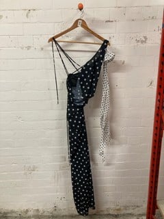 Lot 586  
            Nottingham SR3 - Delivery Only 
                
WOMEN'S BLACK & WHITE DOTTED DRESS SIZE: S ORIGINAL RRP $299
