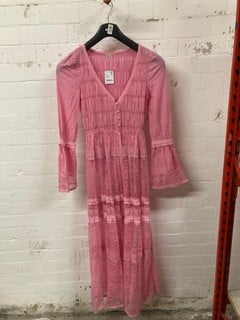 Lot 594  
            Nottingham SR3 - Delivery Only 
                
WOMEN'S FESTIVAL PINK LACE DRESS SIZE: S ORIGINAL RRP $228