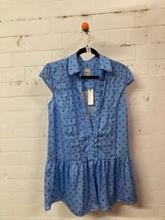 Lot 611  
            Nottingham SR3 - Delivery Only 
                
WOMEN'S BLUE PATTE DOTTED TOP SIZE: XS ORIGINAL RRP £118