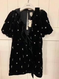 Lot 627  
            Nottingham SR3 - Delivery Only 
                
WOMEN'S DESIGNER BLACK DRESS SIZE: 16 ORIGINAL RRP £180