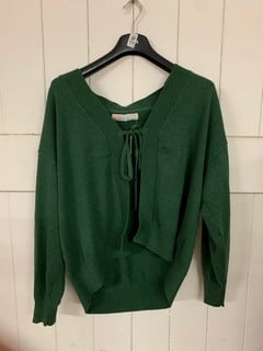 Lot 636  
            Nottingham SR3 - Delivery Only 
                
WOMEN'S DESIGNER PINE HEATHER GREEN CARDI SIZE: M ORIGINAL RRP £118