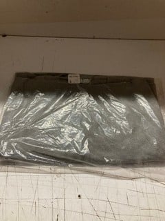 Lot 760  
            Nottingham SR3 - Delivery Only 
                
WOMEN'S DESIGNER SOLAR SWEATER SET M (GREY) ORIGINAL RRP £118