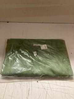 Lot 767  
            Nottingham SR3 - Delivery Only 
                
WOMEN'S DESIGNER DREA SWEATE SET XL (GREEN) ORIGINAL RRP £118