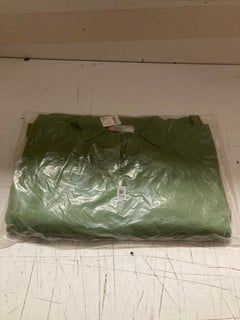 Lot 768  
            Nottingham SR3 - Delivery Only 
                
WOMEN'S DESIGNER DREA SWEATE SET S(GREEN) ORIGINAL RRP £118