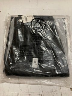 Lot 771  
            Nottingham SR3 - Delivery Only 
                
WOMEN'S DESIGNER SOPHIA VEGAN SLIM BARREL SIZE 25 (BLACK) ORIGINAL RRP £140