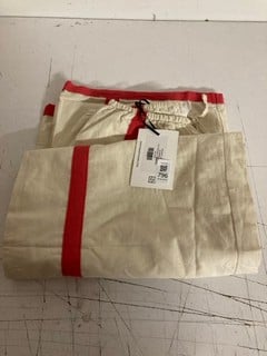 Lot 796  
            Nottingham SR3 - Delivery Only 
                
DEL MAR PANTS IN LOBSTER RED SIZE 10/M