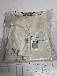 Lot 811  
            Nottingham SR3 - Delivery Only 

                
SWEET TALK CHINO UK 12 (CREAM) ORIGINAL RRP £118