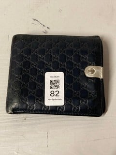 Lot 82  
            Nottingham SR3 - Delivery Only 

                
GUCCI IMPRINT BI FOLD WALLET