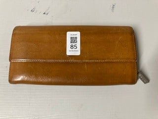 Lot 85  
            Nottingham SR3 - Delivery Only 

                
PAUL SMITH BROWN LEATHER WALLET