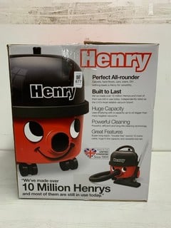 Lot 877  
            Nottingham SR3 - Delivery Only 

                
HENRY HOOVER VACUUM CLEANER