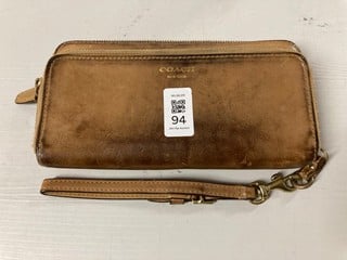 Lot 94  
            Nottingham SR3 - Delivery Only 

                
COACH WRISTLET WALLET