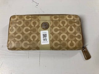 Lot 95  
            Nottingham SR3 - Delivery Only 

                
COACH ACCORDION ZIP PURSE