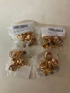 Lot 753  
            Nottingham SR5 - Delivery Only 

                
BOX OF COSTUME JEWELLERY