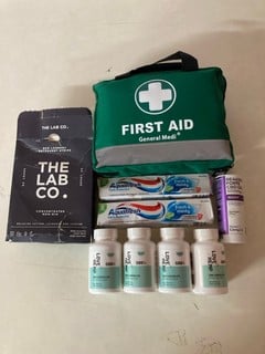 Lot 786  
            Nottingham SR5 - Delivery Only 

                
BOX OF ITEMS TO INC AQUA FRESH TOOTHPASTE