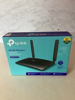 Lot 806  
            Nottingham SR5 - Delivery Only 

                
TP-LINK AC750 WIRELESS DUAL BAND 4G LTE ROUTER