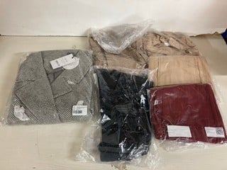 Lot 812  
            Nottingham SR5 - Delivery Only 

                
BOX OF DESIGNER CLOTHING ITEMS IN VARIOUS SIZES