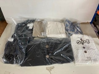 Lot 814  
            Nottingham SR5 - Delivery Only 

                
BOX OF DESIGNER CLOTHING ITEMS IN VARIOUS SIZES