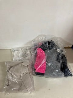 Lot 824  
            Nottingham SR5 - Delivery Only 

                
BOX OF DESIGNER CLOTHING ITEMS IN VARIOUS SIZES