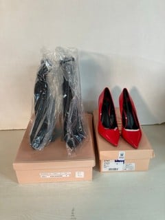Lot 850  
            Nottingham SR5 - Delivery Only 

                
2 X PAIRS OF SHOES TO INC FAITH CRAWFORD SIZE:UK4