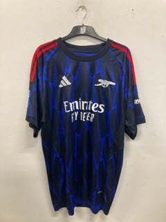 Lot 1015  
            Nottingham SR9 - Delivery Only 

                
ADIDAS ARSENAL 2025/26 AWAY RICE 41 JERSEY UK SIZE 3XL