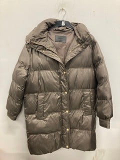 Lot 1021  
            Nottingham SR9 - Delivery Only 

                
WOMENS GOLD TRENCH COAT UK SIZE S