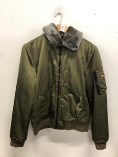 Lot 1044  
            Nottingham SR9 - Delivery Only 

                
HILFIGER DENIM KHAKI GREEN JACKET UK SIZE S