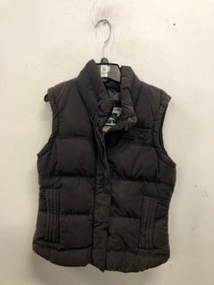 Lot 1047  
            Nottingham SR9 - Delivery Only 

                
SUPERDRY WASHED BLACK GILET UK SIZE M