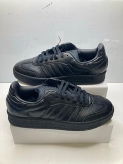 Lot 104  
            Nottingham SR9 - Delivery Only 

                
ADIDAS SAMBA XLG TRAINERS UK SIZE 11